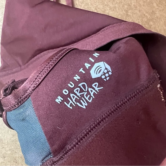 Mountain Hardwear Maroon Strappy Sports Bra, size XS - Picture 4 of 9